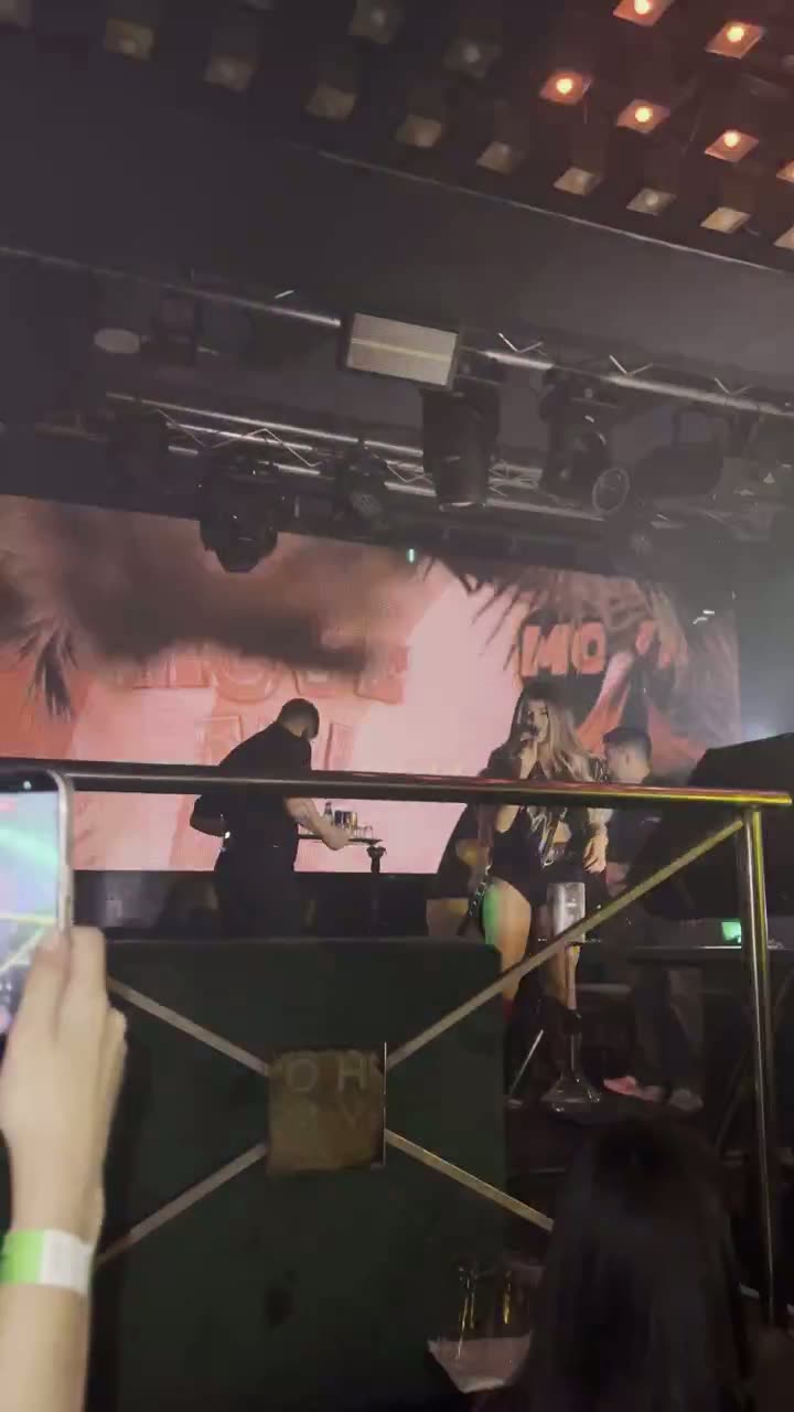 Oh My Club — vídeo 1